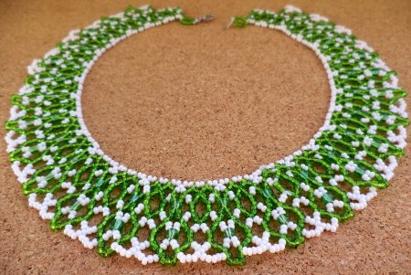 Схема плетения из бисера ожерелья «Первый подснежник» в фото