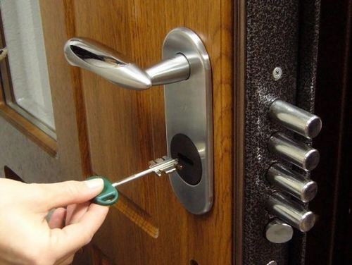Как открыть дверь, если сломался ключ или замок в фото