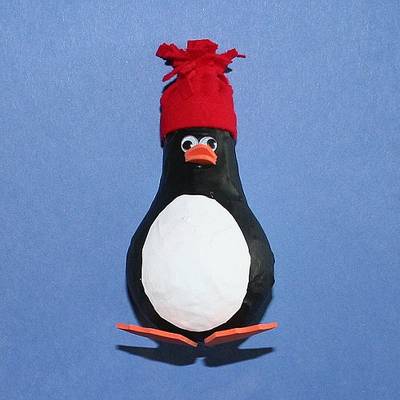 Пингвин из папье-маше в фото