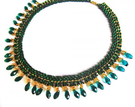 Схема плетения из бисера ожерелья «Emerald Lace» в фото