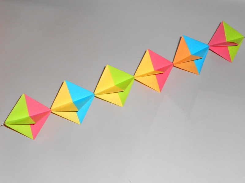 Гирлянда из бумаги оригами в фото