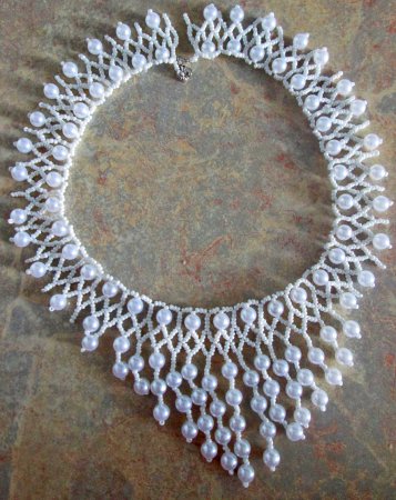 Схема плетения из бисера ожерелья «Снегопад» в фото