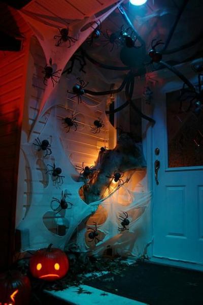 Декорации на Хэллоуин своими руками: украшение комнаты с фото и видео в фото