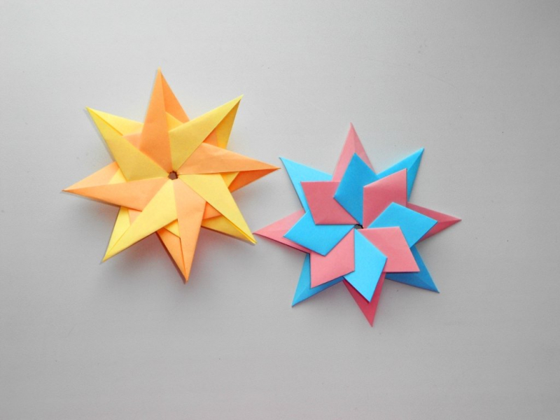Восьмиконечная звезда оригами из бумаги в фото