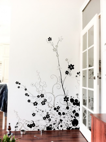 Роспись стен своими руками в квартире по трафарету: идеи и техника в фото