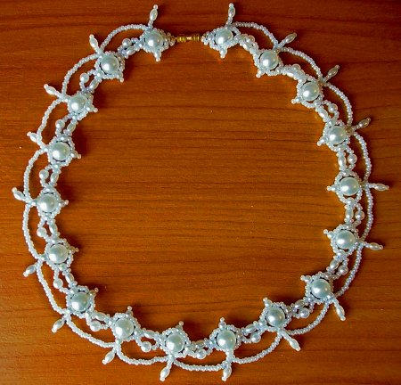 Схема плетения из бисера ожерелья «Белизна» в фото