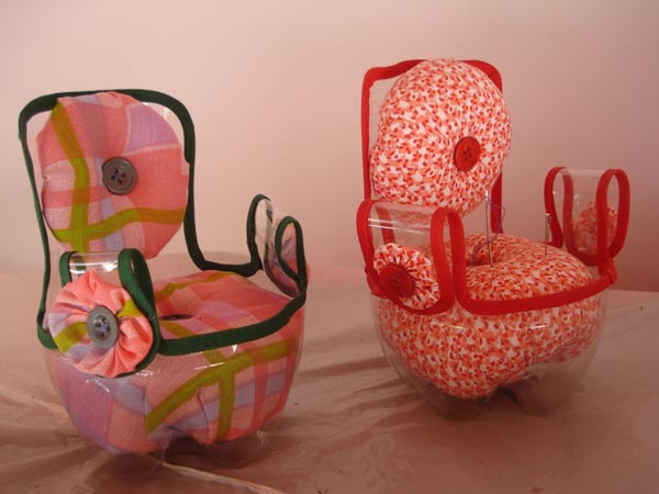 Кресло для куклы своими руками из пластиковой бутылки по мастер-классу в фото