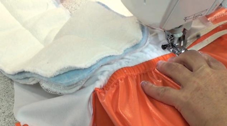 Как сшить многоразовый подгузник для маленького ребенка: выкройка и мастер класс по шитью в фото