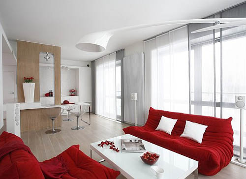 Красная мебель на белом фоне в фото