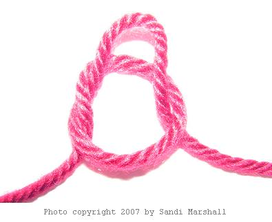 Вязание крючком | Плетем цепочку в фото