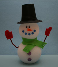 Поделки для детского сада: снеговик из пенопласта в фото