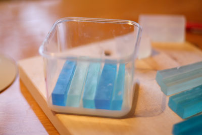 Мыло своими руками — Голубые окошечки в фото