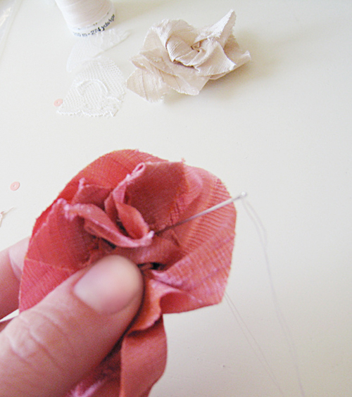 Как сделать бусы из ткани в фото