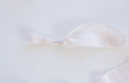 Ожерелье из роз сделанных из ткани: мастер класс по изготовлению в фото