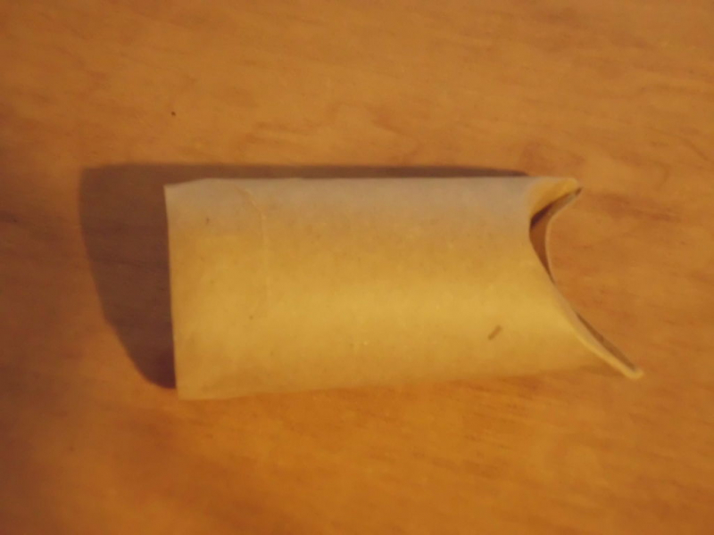 Изготовляем мешочки для сладостей из туалетных рулонов в фото