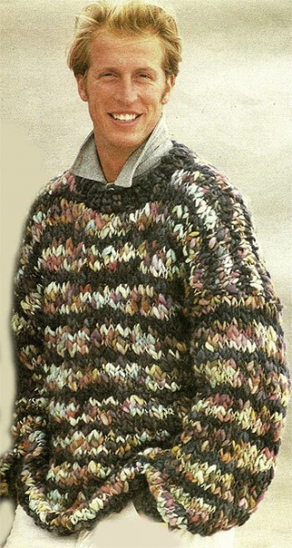 Мужской свитер спицами крупной вязкой в фото