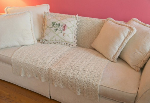 Как обновить старый диван: замена обивки своими руками в фото