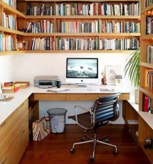 Рабочий уголок в квартире: офисное кресло вместо любимого дивана в фото