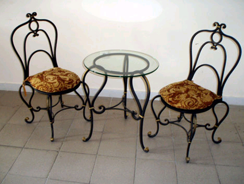 Кованая мебель: красота и изящество столов и стульев в фото