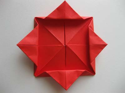 Оригами Поднимающаяся роза в фото
