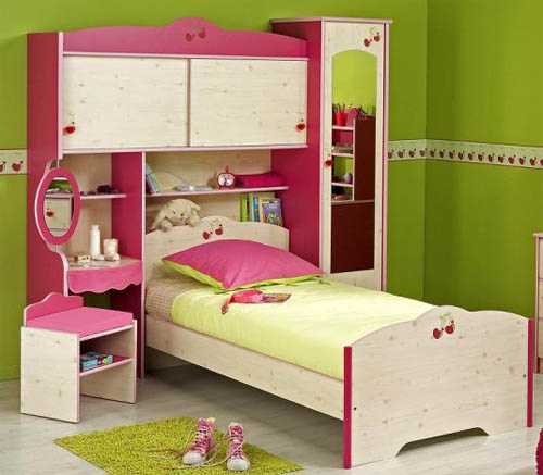Мебелирование детских комнат «на вырост» в фото