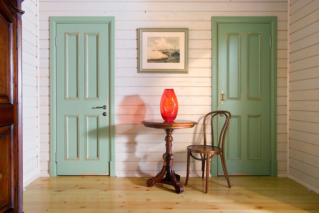 Чем и как покрасить межкомнатные двери в домашних условиях [основные рекомендации]