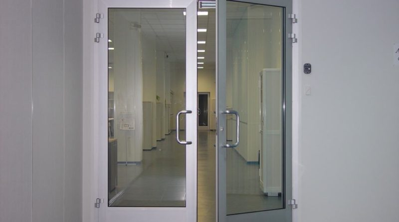 Преимущества входных алюминиевых дверей и их конструктивные особенности [советы по выбору]