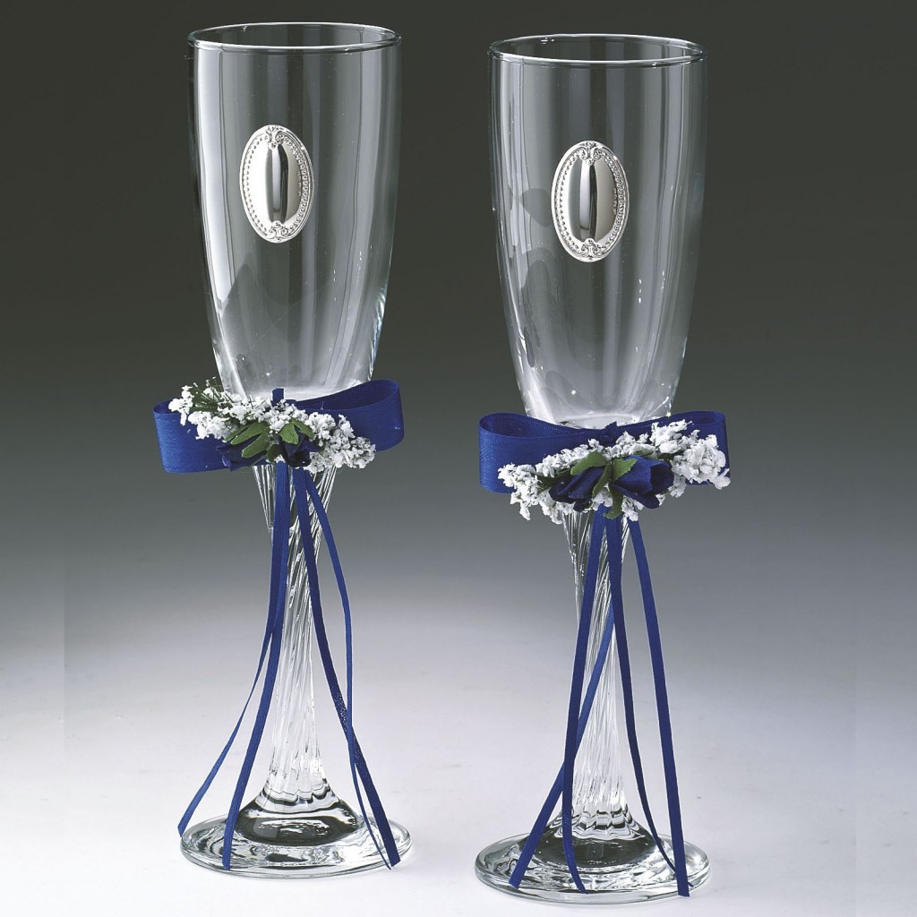Украшаем свадебные бокалы. Украшение бокалов на свадьбу своими руками: интересные идеи и способы их воплощения
