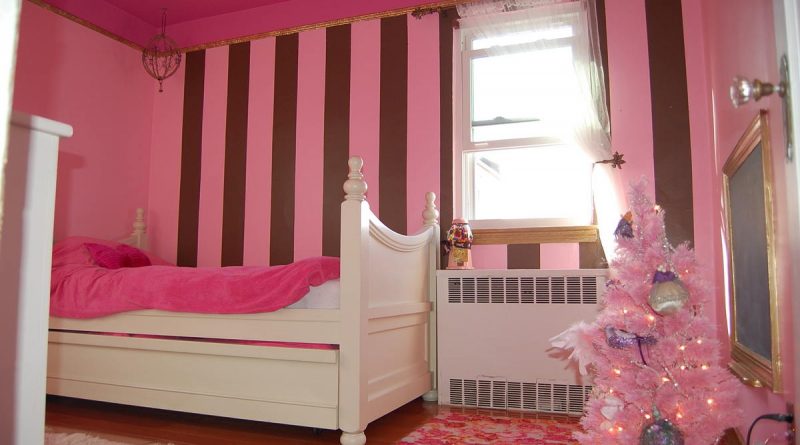 Как у куклы Барби: взрослая спальня с детскими мотивами