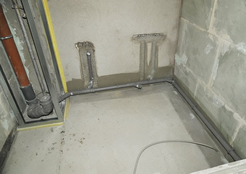 Гидроизоляция ванной комнаты под плитку: что лучше выбрать