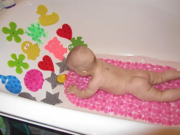 Резиновые противоскользящие коврики для ванной – выбираем лучший