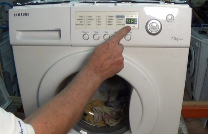 Почему стиральная машина не полоскает и что делать?