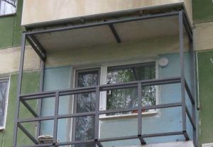 Отделка балкона поликарбонатом