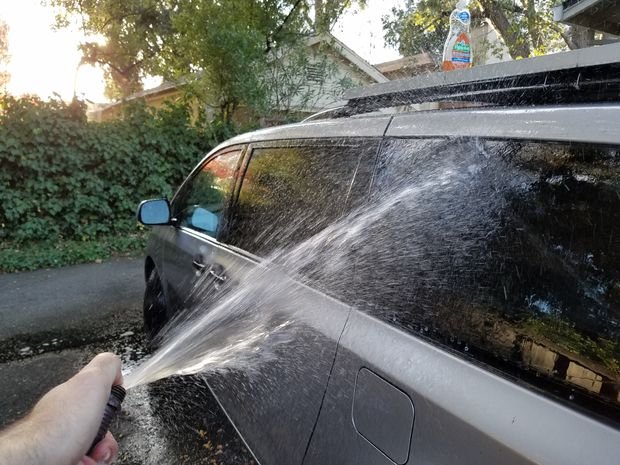 Полировка автомобильных стекол водкой
