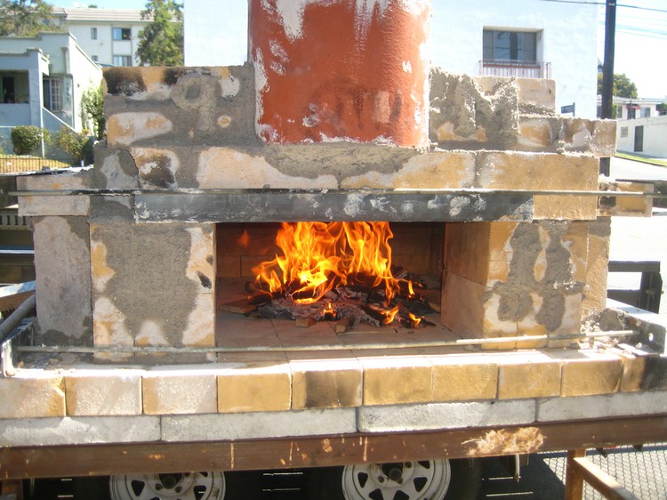Камин на улице своими руками: печь, мангал и барбекю (60 фото)