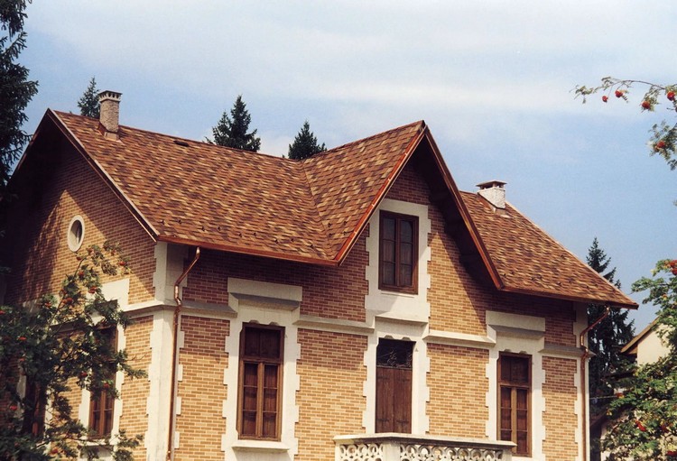 Крыша в частном загородном доме: 7 идей, из чего и как ее сделать (35 фото)
