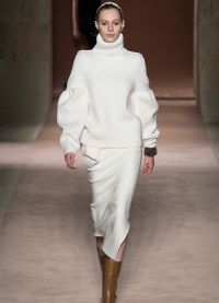 Белый свитер крупной вязки спицами: женский и мужской вариант с фото