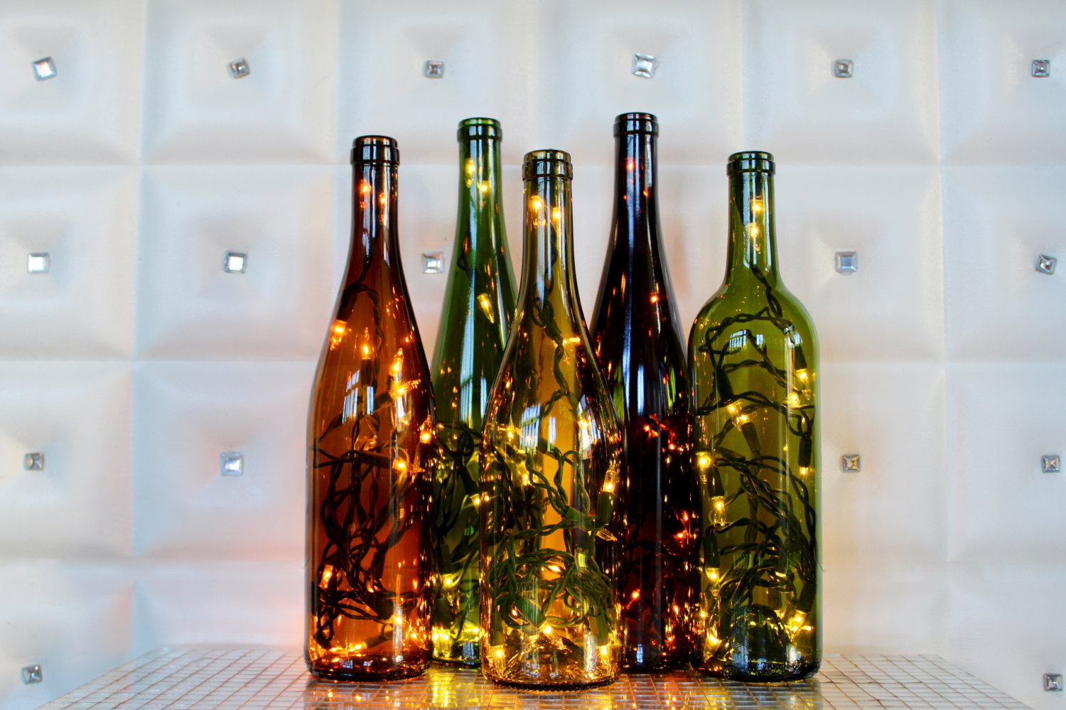 Винные бутылки: стильное применение в декоре интерьера