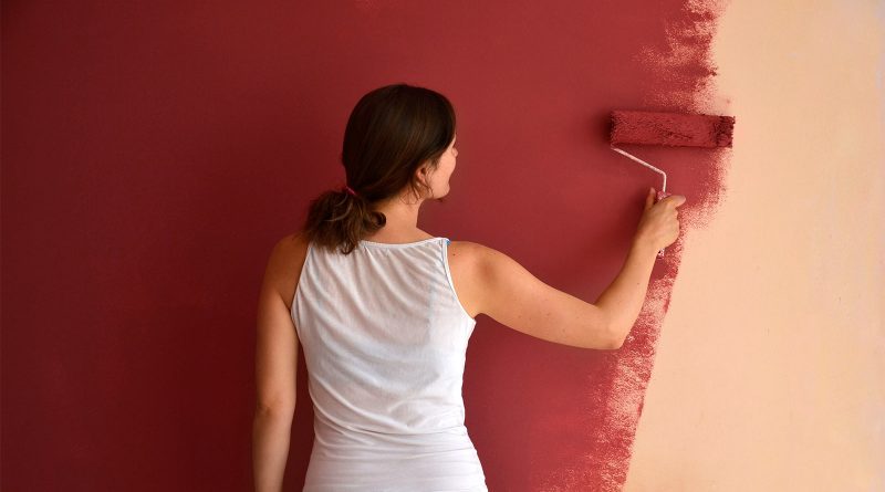 Как правильно красить стены валиком без полос? [советы «бывалых»]
