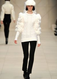Белый свитер крупной вязки спицами: женский и мужской вариант с фото