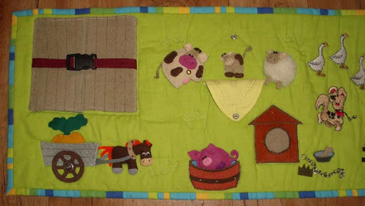 Делаем развивающий коврик для малыша своими руками