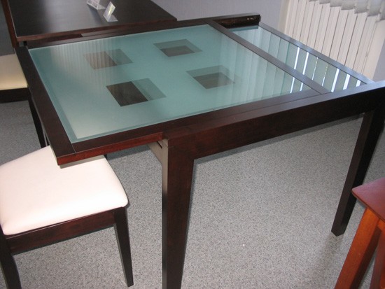 Как выбрать кухонный раздвижной стеклянный стол?