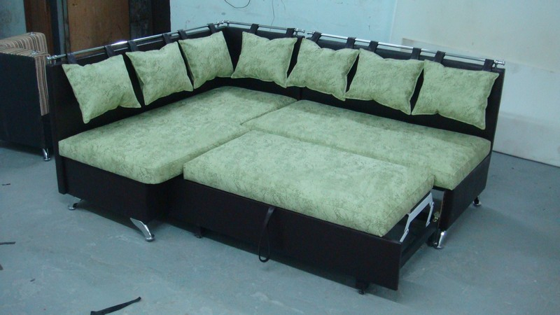 Многофункциональный угловой диван со спальным местом на кухню