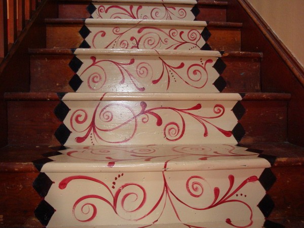 Как украсить ступеньки лестницы в доме и на даче (33 фото)