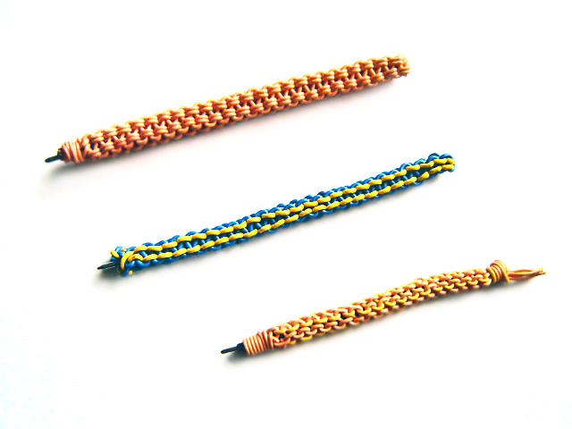 Плетение из проволоки для начинающих: работа со схемами из бисера для детей