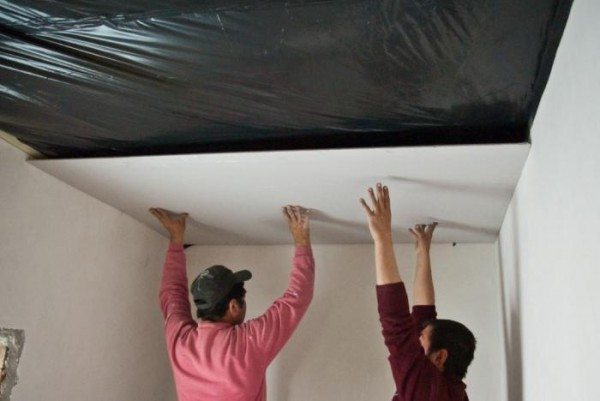 Ремонт потолков из гипсокартона: устраняем проблему самостоятельно