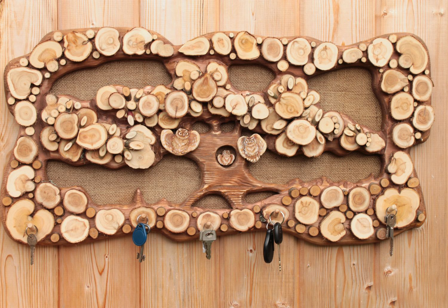 10 потрясающих предметов декора из спилов дерева