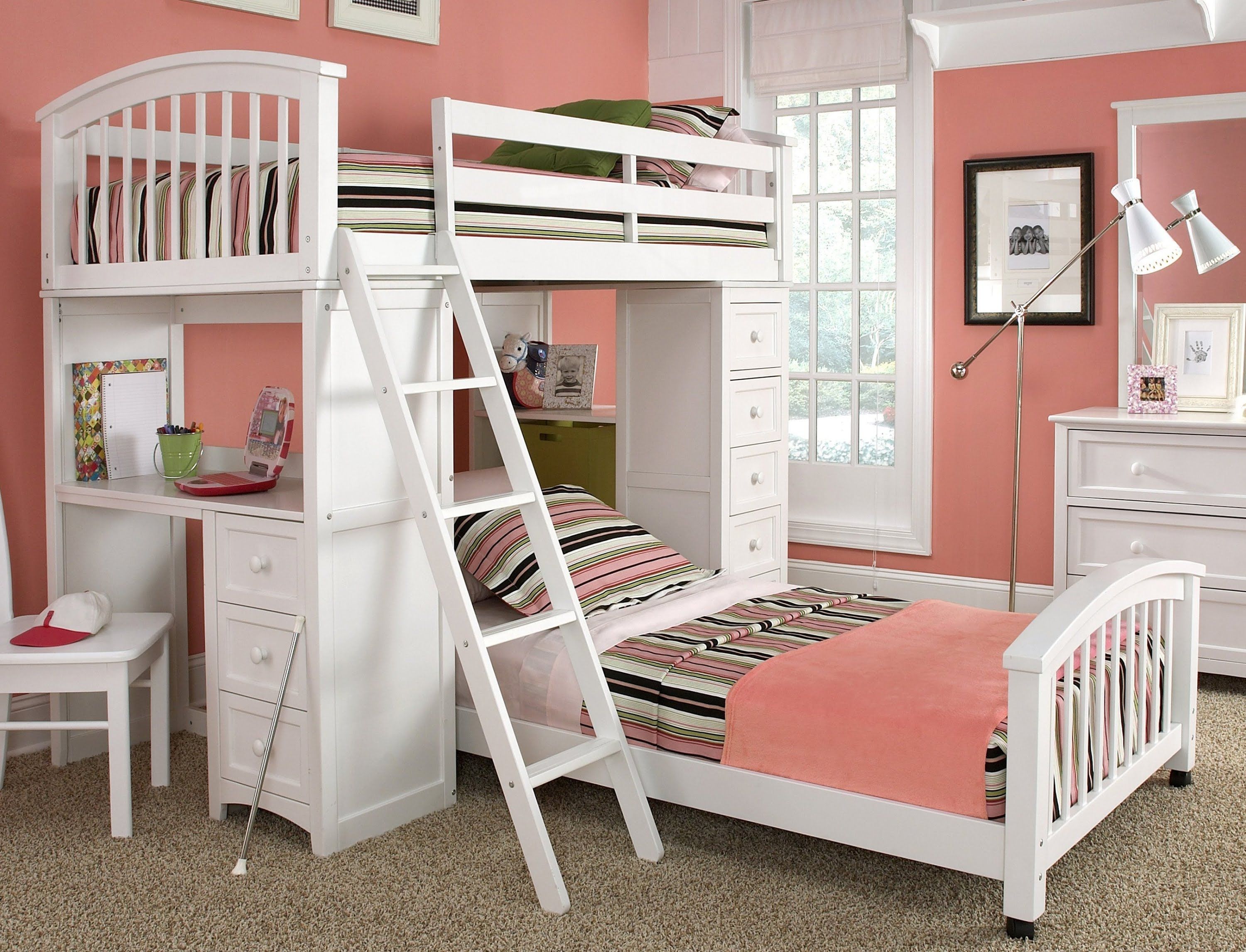 Как правильно выбрать двухъярусную кровать в детскую комнату?