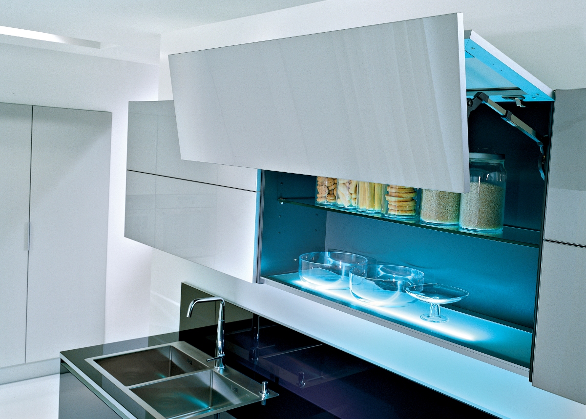 Отсутствие фурнитуры на кухонных шкафчиках: «за» и «против»