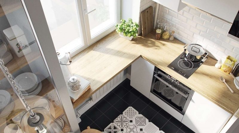 Столешница вместо подоконника: как еще сэкономить пространство на маленькой кухне?
